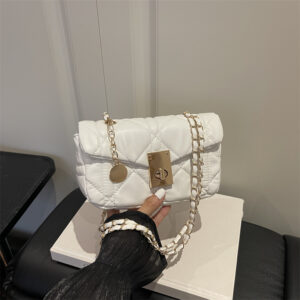 Fashionable Commuter Chain Crossbody Shoulder Small Square French Style 2026 Lock Clasp Spring Summer New Diamond
