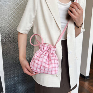 2026 New Autumn Crossbody High-end Bucket Versatile Lightweight Simple Women’s Trendy Plaid Small Bag