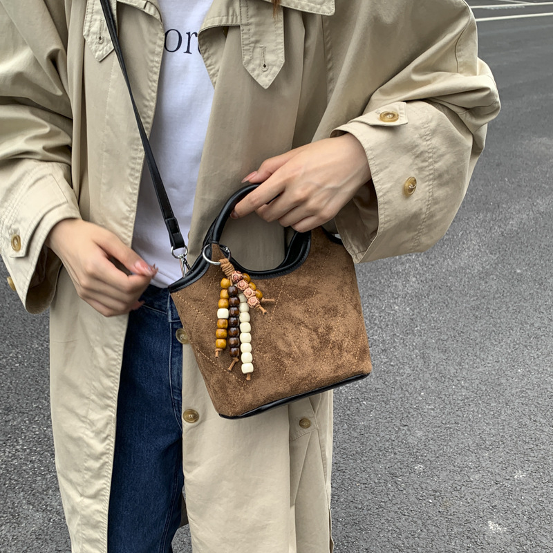 Light Handheld Bucket For Women 2026 Autumn New Fashion Plaid Shoulder Commuting Versatile Crossbody Bag - Image 4