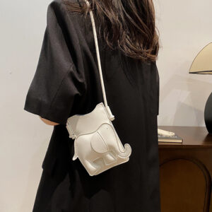 Ins Internet celebrity personalized mobile phone for women 2026 new creative elephant crossbody Korean version cute