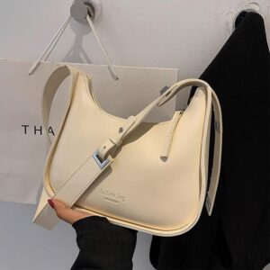 High-end 2026 New Versatile Women’s Winter Shoulder Fashionable Internet Celebrity Wide Strap Black Crossbody Bag