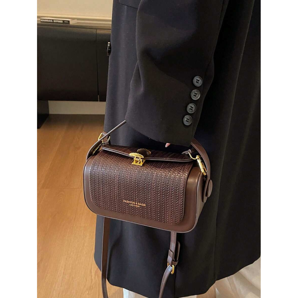 Vintage Weave Barrel Handbag Ladies Luxury Lock Design Daily Crossbody Purse - Image 5