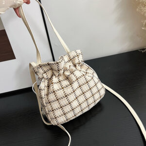 2026 New Autumn Crossbody High-end Bucket Versatile Lightweight Simple Women’s Trendy Plaid Small Bag