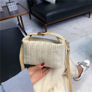 Spring And Summer Women’s 2026 New Trendy Korean Version Versatile Messenger B Simple Small Fresh Shoulder Straw