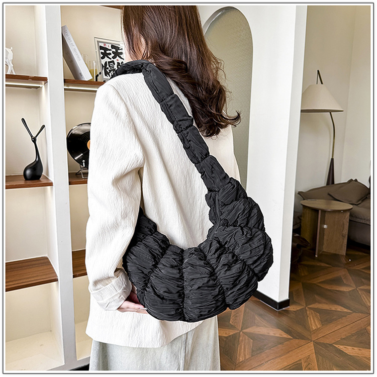 2026 Bullhorn Large Cloud New Crossbody Spring Women's Versatile Pleated Shoulder Bag - Image 6