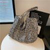 Leopard print white
