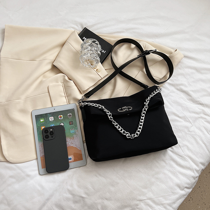 Women's large capacity commuter black nylon shoulder crossbody bag - Image 7