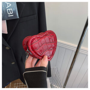 Mini For Women 2026 New Trendy Wine Red Chain Single Shoulder Crossbody Heart-shaped Peach Heart Bag