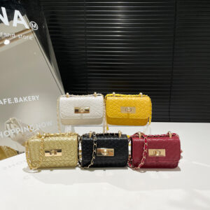 Mini Women’s 2026 Super Popular Fashion Single Shoulder Crossbody Compact Exquisite Chain Small Square Lipstick Bag