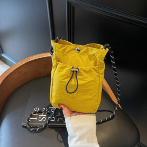 Summer High-End Commuter Niche Crossbody Small For Women 2026 New Outdoor Portable Yellow Canvas Phone Bag