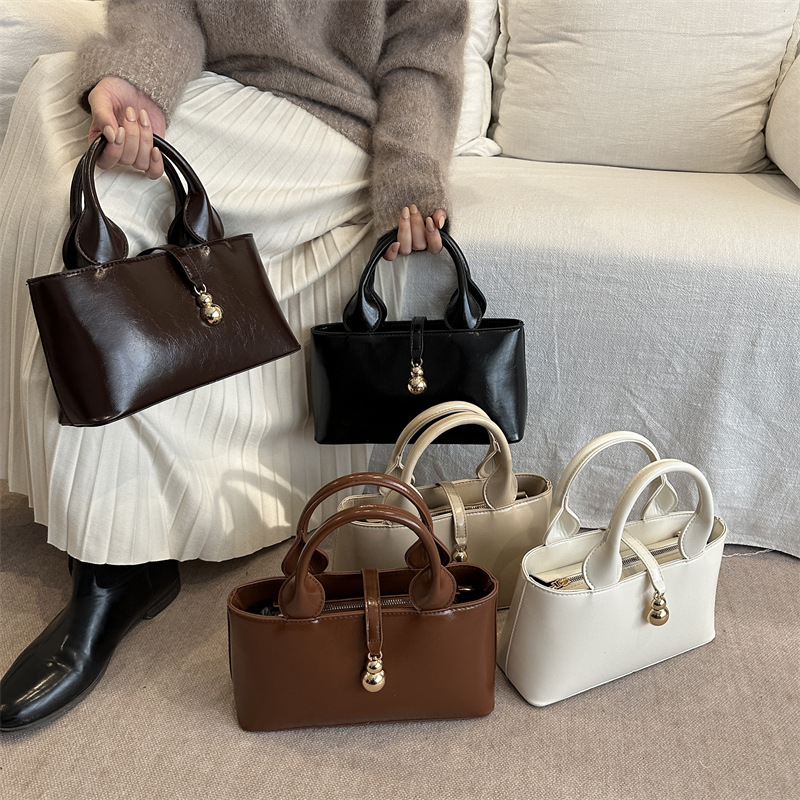 Small Square Handbag Women Textured Light Luxury Shoulder Commuter Crossbody Bag For Winter