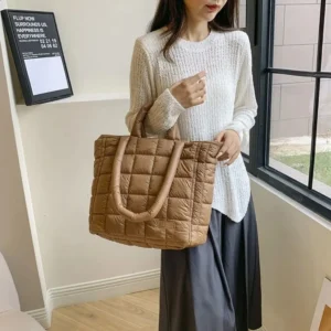 1 Womens Shoulder Large Capacity Foldable Fluffy Casual Solid Color Bottom Bag Matte Handbag 241204