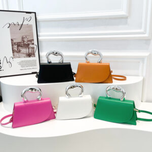 2026 Solid Color Crossbody Fashionable Chic Minimalist Style New Handbag Trendy Small Square Bag For Women