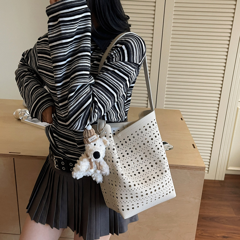 Women's Crossbody Cute Unique Hollow Design Shoulder Underarm Bucket Bag Summer Style Trendy Handbag - Image 3