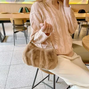 Niche Design Cloud Fluffy Handbag For Women Winter New Versatile Textured Plush Handheld Bag