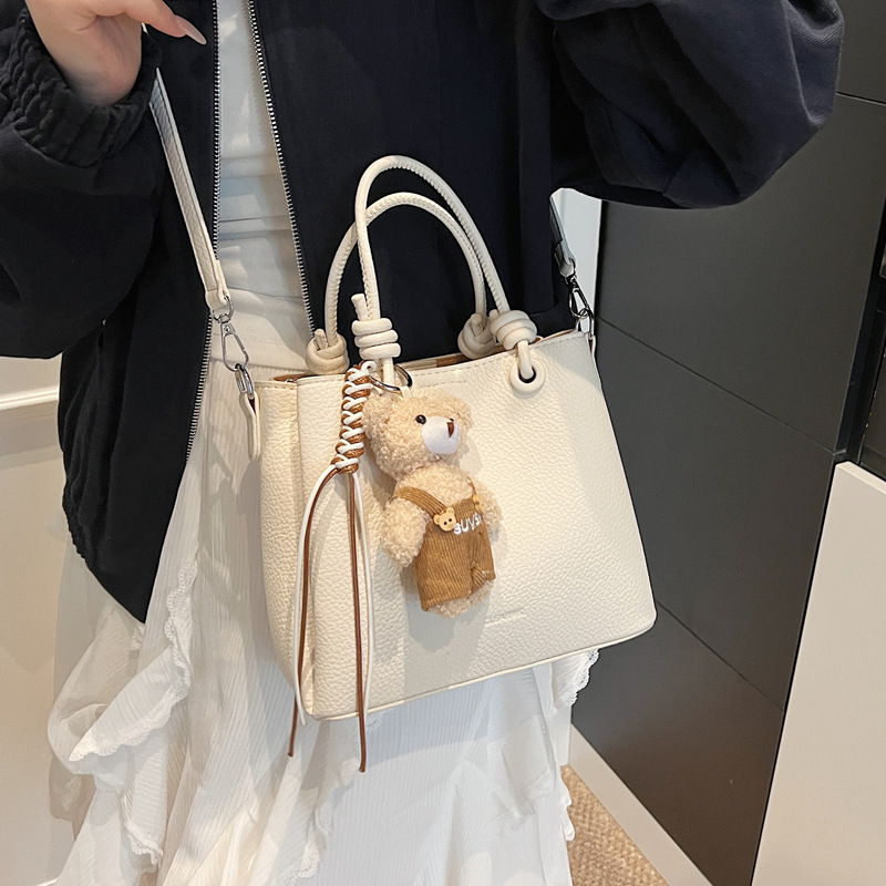 2026 New Niche Design Handheld Bucket For Women Cute Commuter Shoulder Fashion Simple Crossbody Small Bag - Image 3