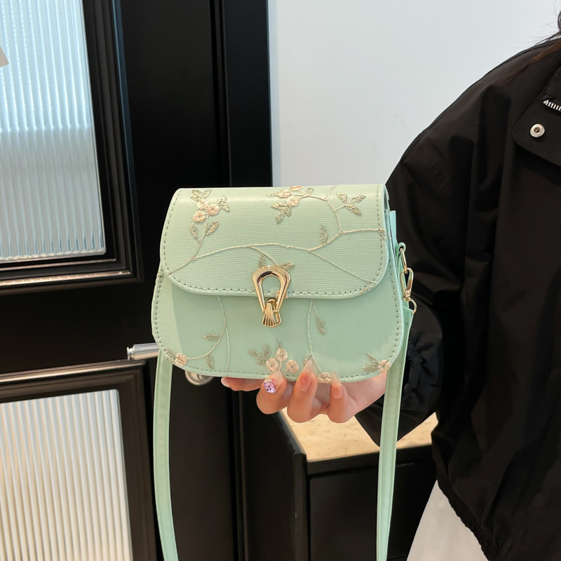 Summer Shoulder For Women 2026 New Fresh Lace Flower Woven Saddle Versatile Crossbody Bag - Image 4