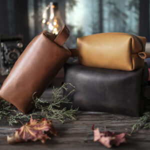 Retro Oil Waxed Leather Toiletry Large Capacity Unisex Cosmetic Storage Bag European American Style