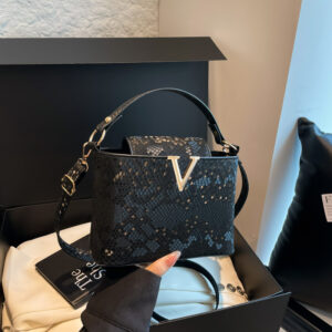 Span Handbag Women’s New Fashionable Snakeskin Pattern Bucket Bag Foreign Style High Value Work Commute Oblique