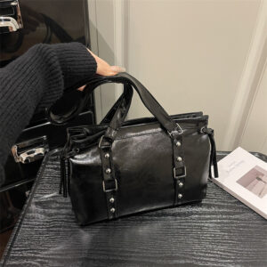 Cross-border Vintage Exquisite Underarm For Women, Autumn/winter 2026 New Trendy Fashion Tote With A Large Capacity,