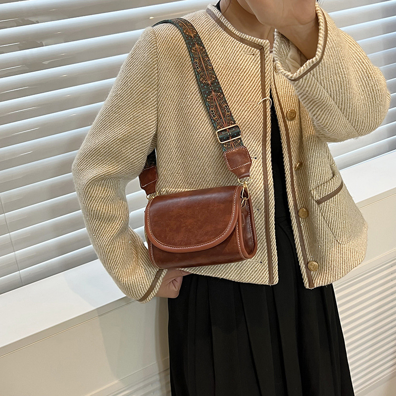 Women's Crossbody Fashion High-end Wide Strap Shoulder Niche Ins Underarm Mini Pillow Bag - Image 2